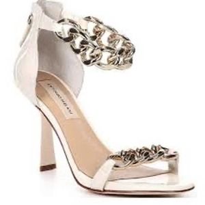 NWT Antonio Melani Ankle Chain Cream Patent Leather Dress Sandals. Size 8